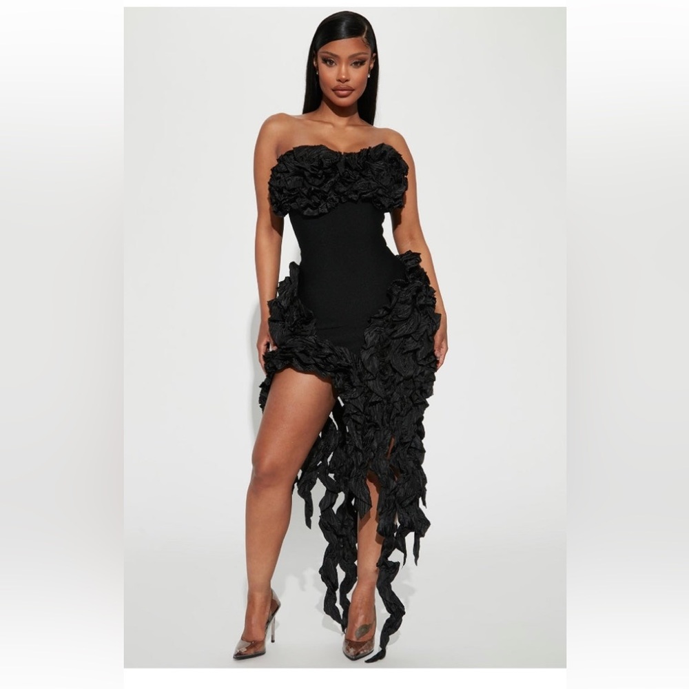 New INVENTORY 🔥Leila Black Bandage Mini Dress🔥